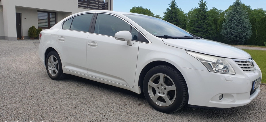 Toyota Avensis cena 25900 przebieg: 238000, rok produkcji 2009 z Sandomierz małe 529